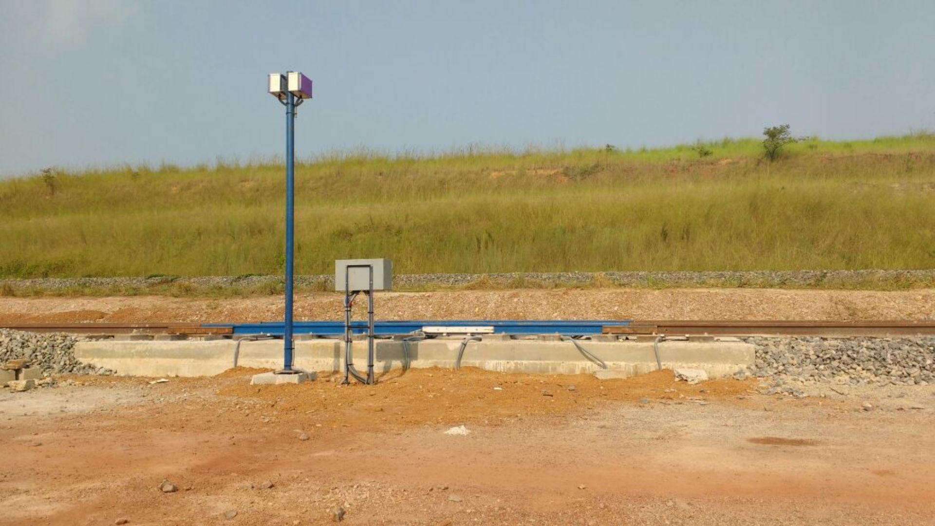Rail in motion weighing -  Field installation